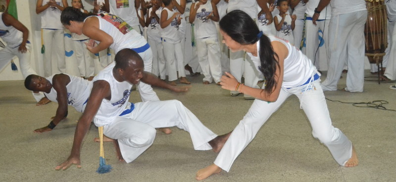 Principais golpes da capoeira,Técnicas de capoeira - Guia para movimentos e técnicas de capoeira  - acrobatas capoeira